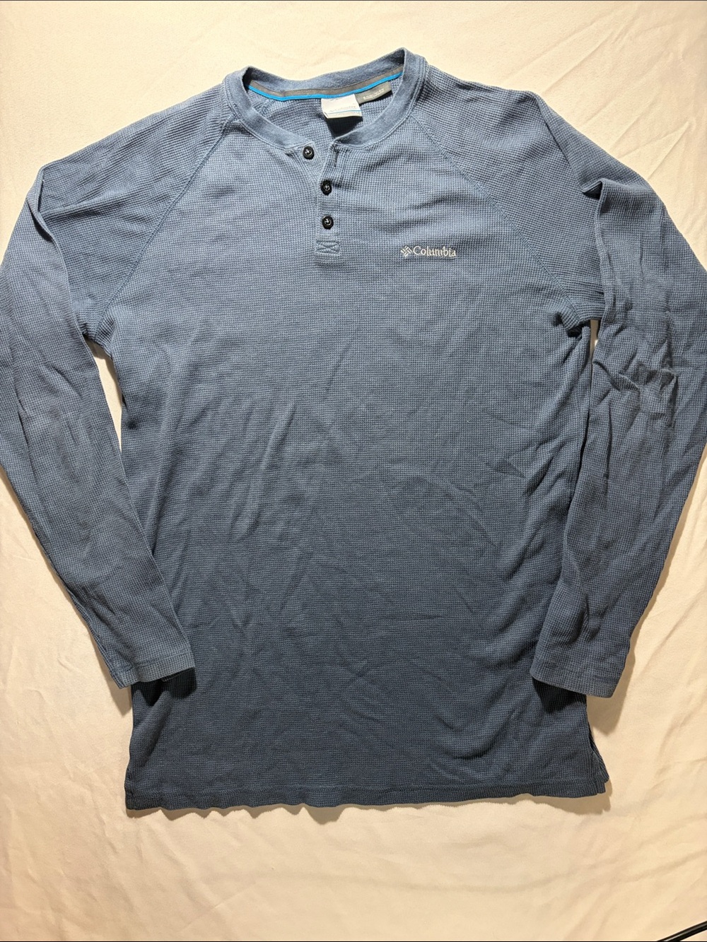 Columbia Men’s Long Sleeve Henley - Light Blue